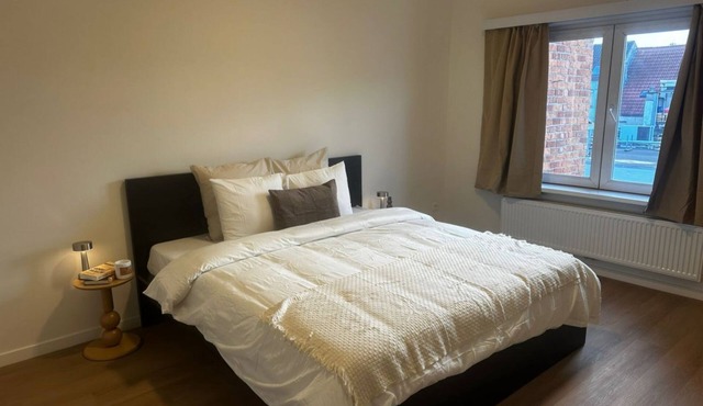 15-Min Walk to Ghent Center | Stylish 3BR+1LR Apt.
