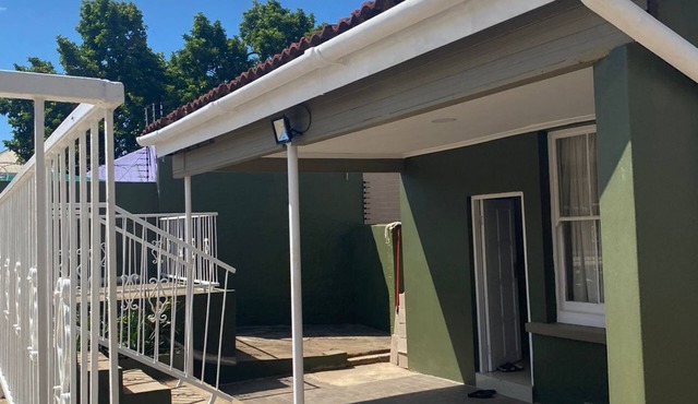 16 sleeper house, 5 minutes to Moses Mabhida Stadium North Beach & Florida Road