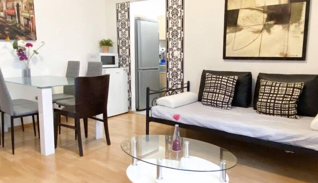 1A location-3Room- S-U station Schönhauser Allee. Historical location. Child friendly