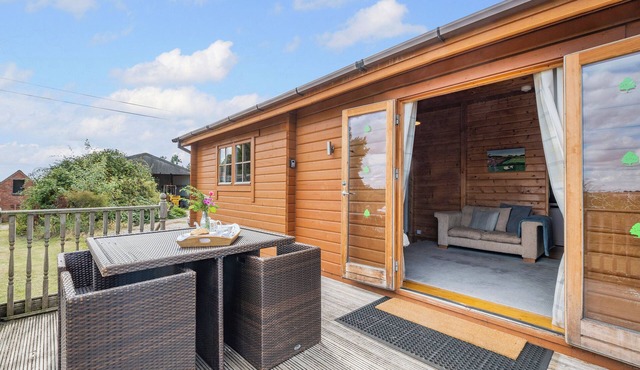 2 bedroom accommodation in Netherseal