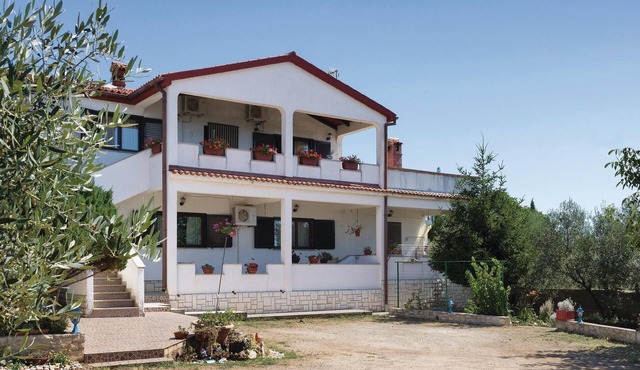 2 bedroom beautiful apartment in Peruski