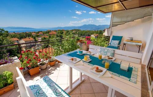 2 Bedroom Beautiful Apartment In Rijeka