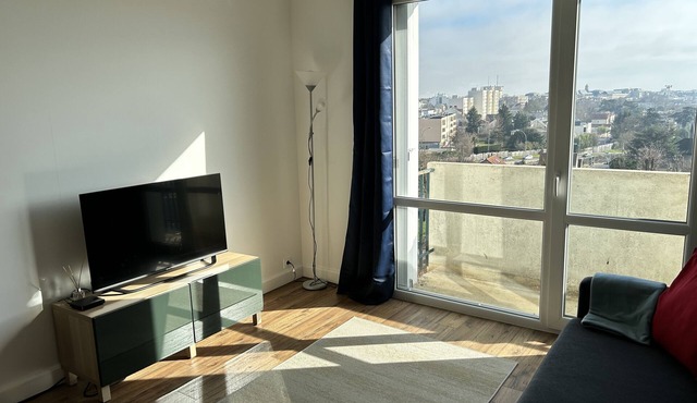 2 BR Family Friendly Free Parking