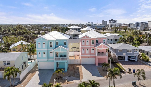 2 New Luxury Beach Homes Sleep 20+ Dual Pools & Spas Prime Location Steps to Times Square & Sand