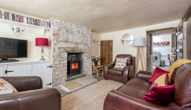 250 year old cottage in Central Tetbury