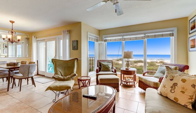 2rd Floor, remodeled Oceanfront 2 Bed/2 Bath condo sleeps 6. Oceanfront balcony & pool.