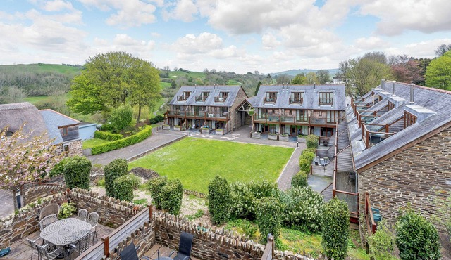 3 bedroom accommodation in Dartmouth