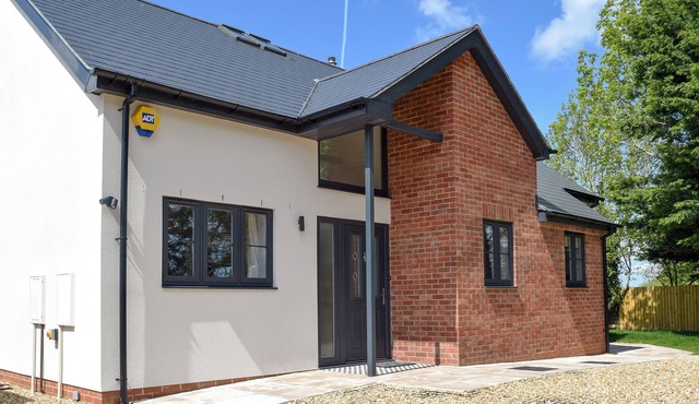 3 bedroom accommodation in Steventon, near Oxford