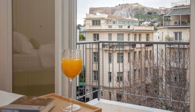 3 bedroom apt next to Syntagma with Acropolis view, Luxury Apartment