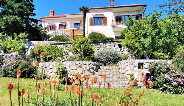 3 bedroom awesome apartment in Kostrena