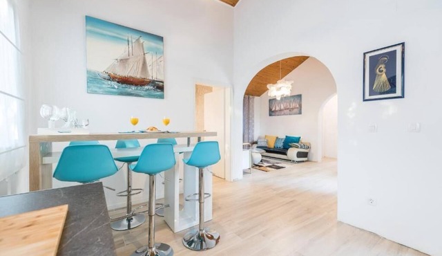 3-bedroom house in amazing Potočnica only 200 m from the beach