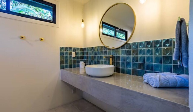 3-bedroom house in wonderful Dominicalito with WiFi, AC