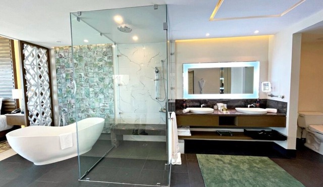 3 Bedroom Loft with Stunning Ocean Views on 5 Diamond Resort
