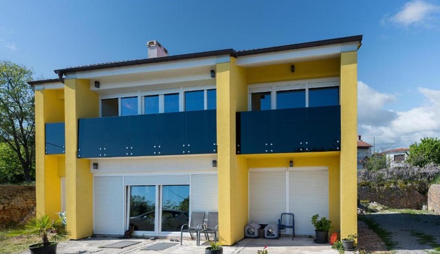 3 Bedroom Nice Apartment In Marinici