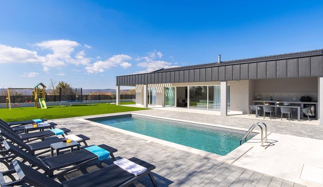 3 bedroom stunning home in Brgod