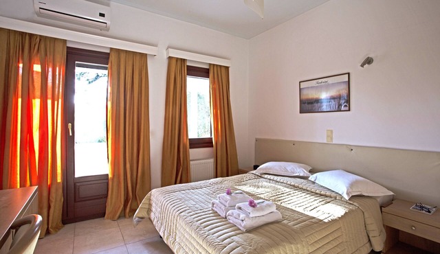 3 Bedrooms Apartment included Car Rental (heated pool)