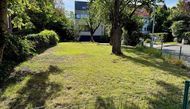 3BR Villa w/Garden, Ping-Pong, Cinema, Parking