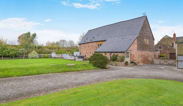 4 Bed in Etloe (oc-e34026)