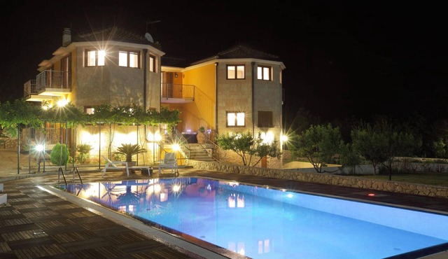 4 bedroom accommodation in Svib