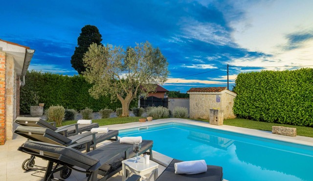 4 bedroom cozy home in Svetvincenat