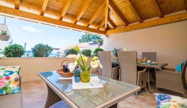 4 bedroom gorgeous home in Banici