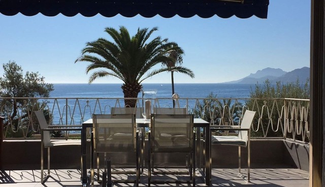4 bedrooms - Close to palace - Sea front - Beaches on foot . Near Old Port