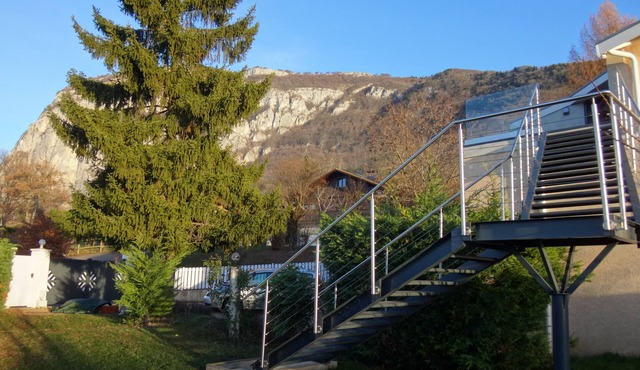4 stars - High standing air conditionned apartment, heated swimming pool, Geneva