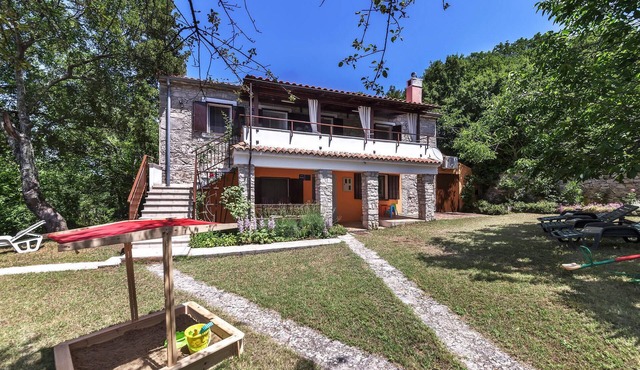 5 bedroom awesome home in Labin