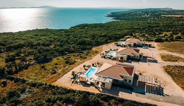 5* Luxury Seaview Villa Plant 4 with pool