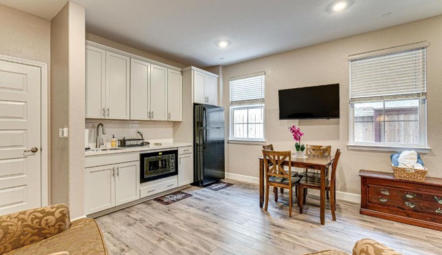 7 Mi to Folsom Lake: Sacramento Area Apartment