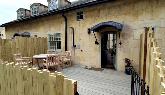 A sudeley castle cottage that sleeps 3 guests in 2 bedrooms