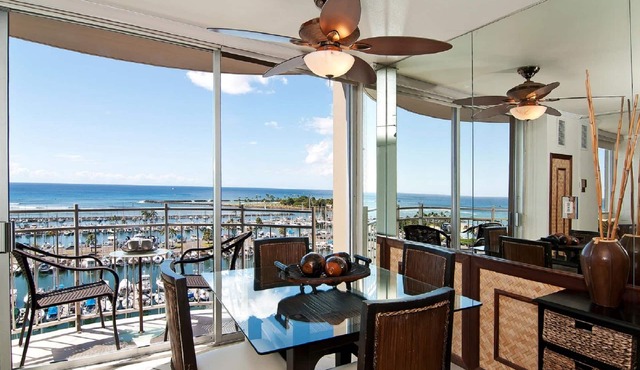 Absolutely Oceanfront - Free Parking - Full Kitchen- full disability access.