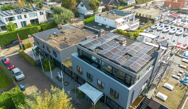 Accommodation at the water with sauna + hot tub