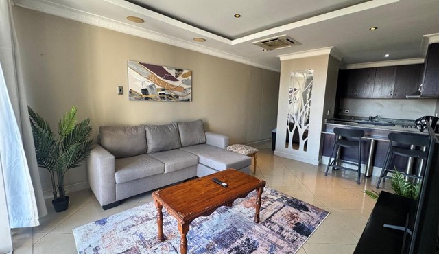 Accommodation Front - Comfortable 2 Sleeper Close to Cruise Terminal