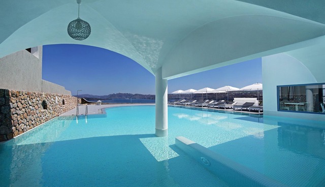 Acroterra Rosa Luxury Suites & Spa