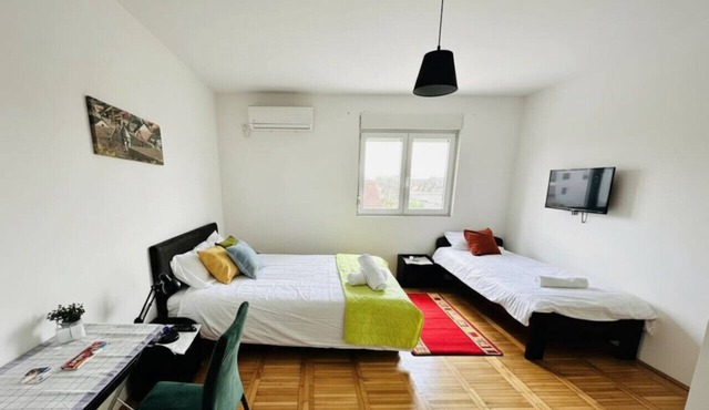 Airport Studio-Quick City Access w/Free Parking