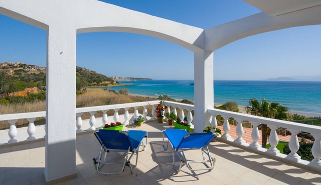 ALMYROS BEACH APARTMENT