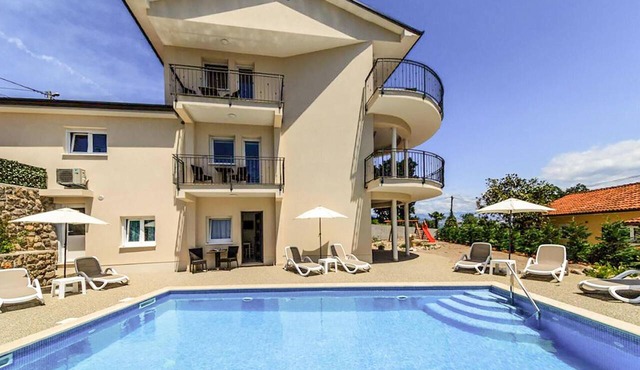 Amazing apartment in Ika with swimming pool