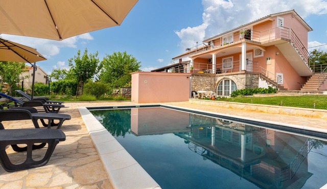 Amazing apartment in Malinska with WiFi