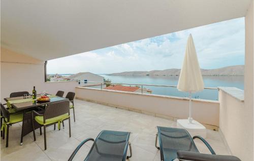 Amazing Apartment In Miskovici