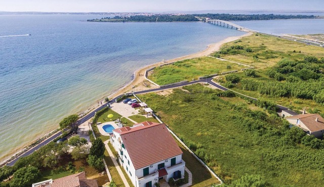 Amazing apartment in Privlaka with WiFi