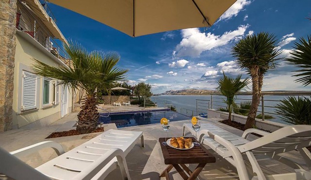 Amazing apartment in Vidalici with outdoor swimming pool