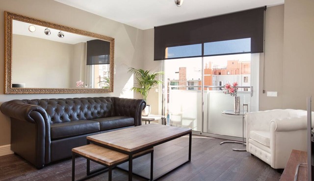Amazing Boutique Apartment Steps Away To Major Sightseeing's