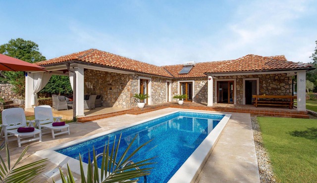 Amazing home in Gostinjac