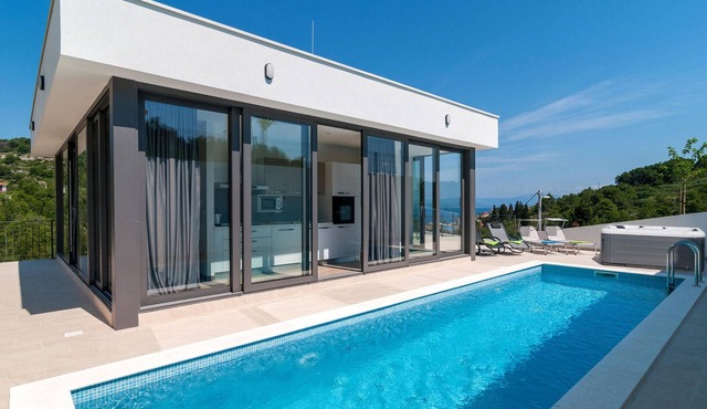 Amazing home in Stomorska