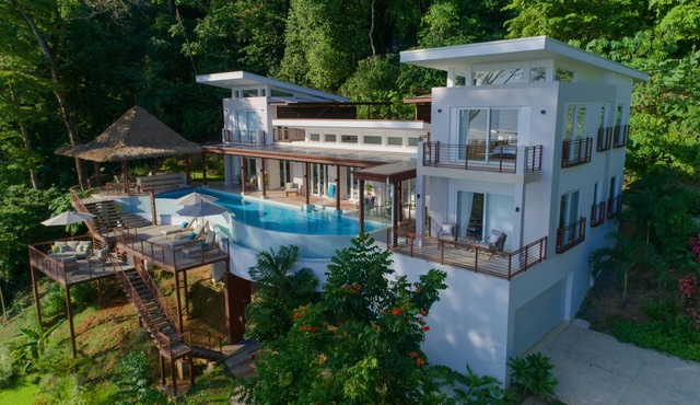 Amazing luxury ocean view home, infinity pool, gated community - 8p