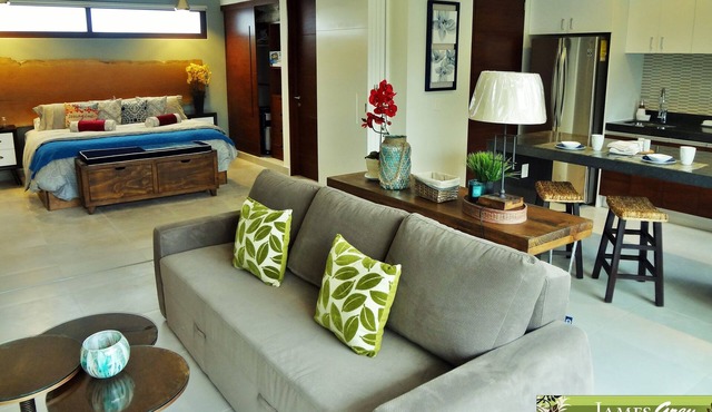 Amazing Tao loft overlooking the golf course.