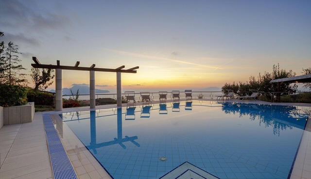 AMORE RENTALS - Villa Elia with Private Pool, Sea View, Terraces, Parking and Garden