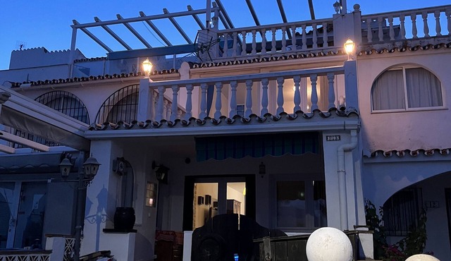Andalucia townhouse with ocean view terraces, close to beach