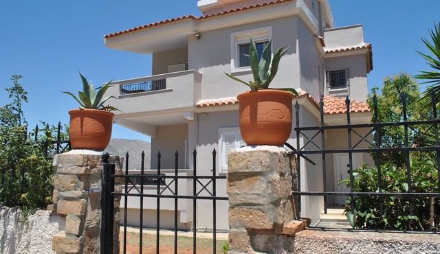 Angelina's Home, holiday apartment in a villa
